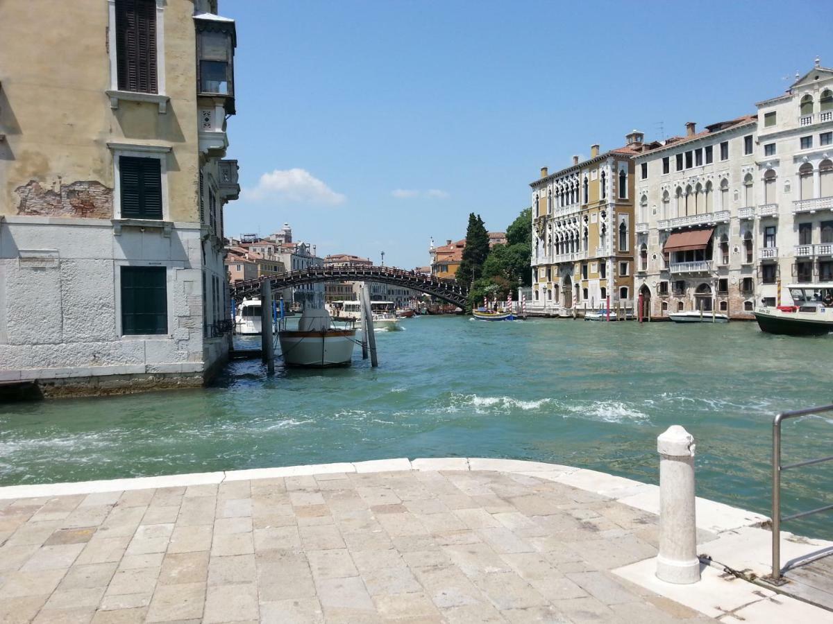 Appartamento Accademia San Vio Veneza Exterior foto